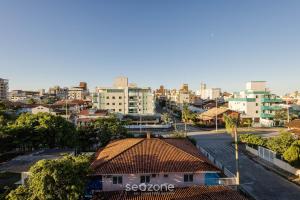 Apto 2Q c churrasq. 400m praia CAN304