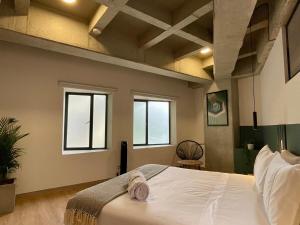 Iconic 2 BR in Laureles