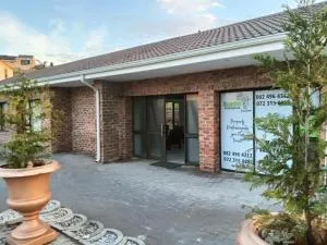 Jeffrey's Bay Guesthouse - Aston Bay