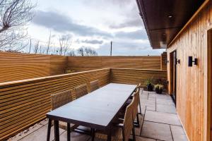 Elegant 2-Bedroom Apartment with Luxury Patio Area