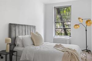 Chelsea Canvas III by Rove Travel Charming 2BR Gem