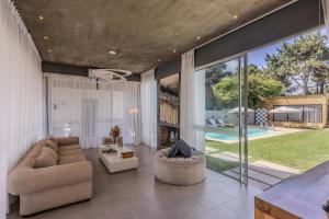 Hotel La Perla Domos