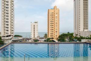 Paraíso Costero Apartamento de Lujo con Vista Directa al Mar