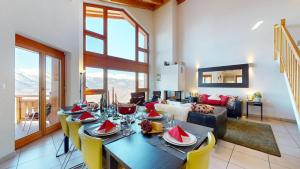 Four-Bedroom Apartment / PNH room in Perce Neige SUBLIME & VIEW apartments