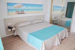 Two-Bedroom Apartment room in Apartamentos Playa Moreia