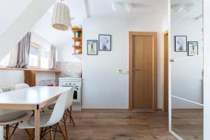 Konaci Brvenik Suites