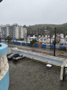 Apartamento a 55 m da praia com piscina e quadra