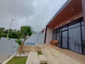 The Jungle Sunrise Private Room and Jacuzzi