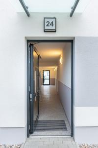Helle Neubauwohnung mit Balkon