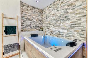 Parenthèse Occitane - Free Parking - Balnéothérapie