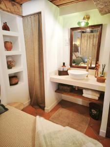 Maisons de vacances Cabanon provencal, piscine et jacuzzi partages : photos des chambres