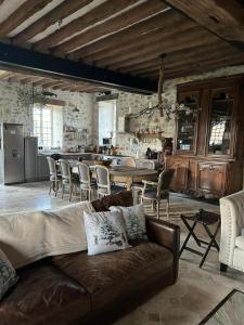 Pavilion in park of Château de La Motte-Feuilly