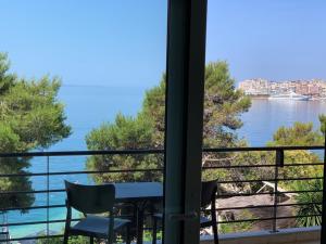 Beachfront Apartment - Sarandë
