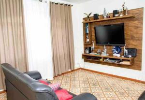 Casa completa Centro Caragua 200m da praia