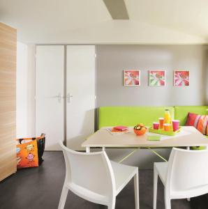 Campings Domaine Residentiel de Plein Air Les Ondines : photos des chambres