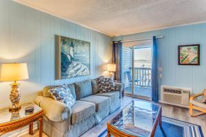 Walk to Ocean North Myrtle Beach Condo with Pool