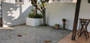 Casa na Martim de Sá 50 m do mar- Ipé