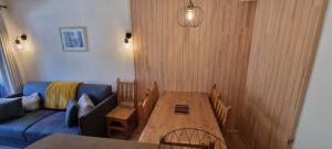 Les Orres 1800 vue montagne 4 à 6 couchages avec parking