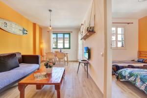 NEW! IDEAL FLAT FOR GROUPS TO WORK or SURF