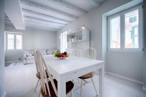 Zoias Kut House