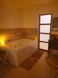 Maisons d'hotes Dream of Mediterranean house, Jacuzzi, BBQ, Delices ensoleilles : photos des chambres