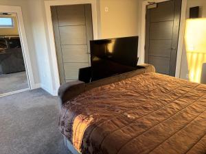 Breathtaking 5 bedroom townhouse In central Murrayfield location, free parking