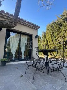 Maison provençale proche du lac - Codolet