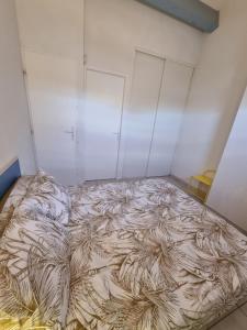 Maisons de vacances A 50m de la plage, emplacement ideal, spacieuse maison, 3 grandes chambres 6 couchages, devant la grande plage : photos des chambres