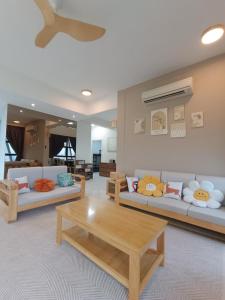 Arte Mont Kiara 4BR 8pax-10pax, 10mins to KLCC