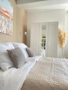 Caramel Comforts in Stinjan only 800 m from the Beach, free parking