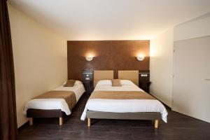 Hotels Hotel-Restaurant Le Calice Du Gevaudan - A75 : photos des chambres