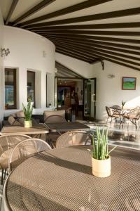 Hotels Hotel-Restaurant Le Calice Du Gevaudan - A75 : photos des chambres