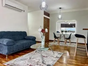 Av Los Dos Caminos frente al CC Millennium - Caruao