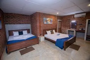 CLICK Hiriketiya - 迪克韦勒