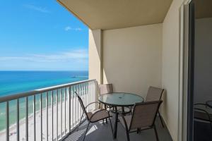 The Perch-Beachfront, gorgeous views, 17th floor!