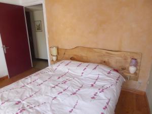 chambre dhôte calme au milieu dun jardin au Freney doisans