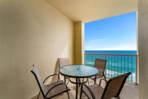 The Perch-Beachfront, gorgeous views, 17th floor!