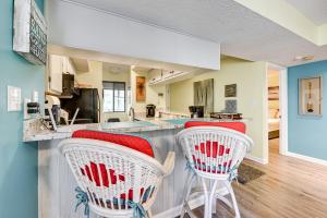 1 Mi to Coast Myrtle Beach Condo with Balconies!