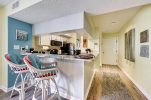 1 Mi to Coast Myrtle Beach Condo with Balconies!