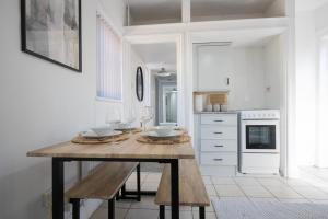 4-Bedroom Central Canterbury Cottage