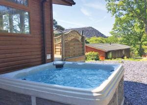 Ogwen Bank Caravan And Lodge Park