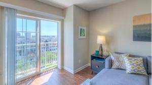 National at Clarendon Metro