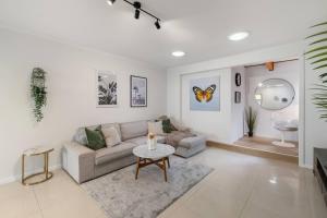 Cozy Comfort 4BR near Malls and Transport