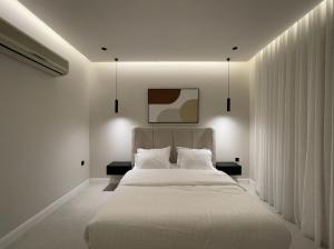 AM Home - living room with one bedroom 7