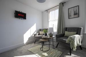 4-Bedroom Central Canterbury Cottage