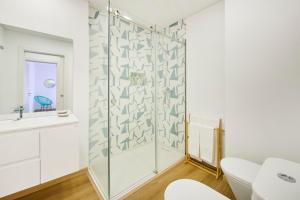 Beachside Modern Flat with AC, By TimeCooler