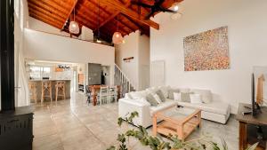 Casa Luca - Casa En Barrio Privado San Benito, Chapadmalal Para 6 PAX Con Pileta - Hola Sur