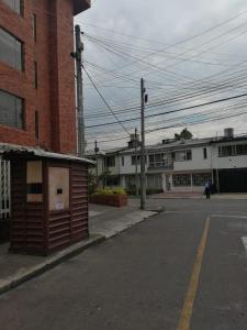 Bienvenidos a la casa de Rosa Cerca al aeropuerto Welcome to Rosas house close to the airport