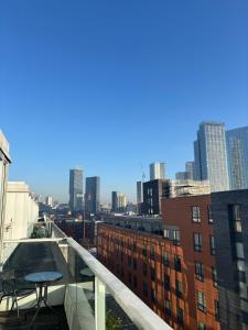 City Centre Rooftop Apartment with Free Secure Parking