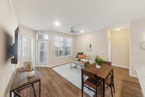 Cullen 3211 I New Construction 2bd Apt I Gated